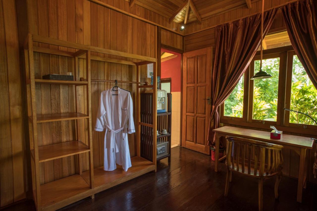 K2 Lembeh Dive Resort Bitung Extérieur photo